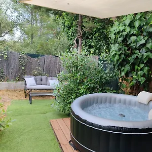  Appartement Joli Indépendant En Bois Avec Jacuzzi Prive