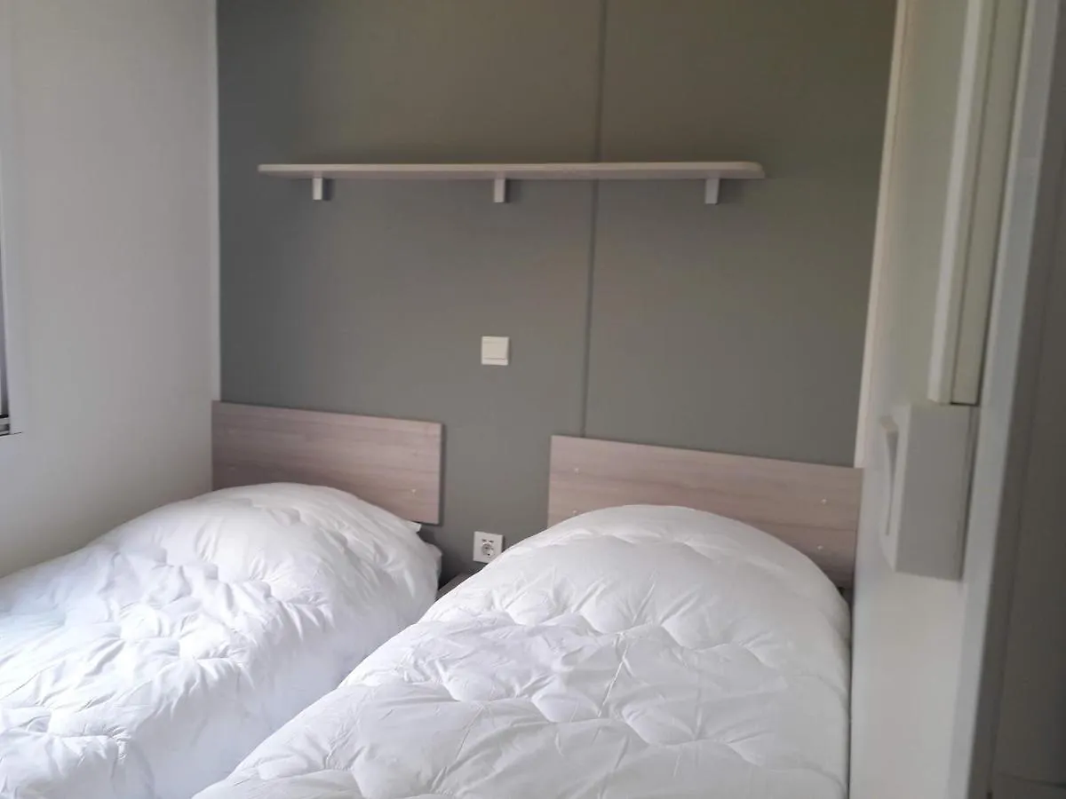 Mobil Home Neuf 2 Chambres 6 Personnes Saint Aygulf Plage Frejus 0*,  France